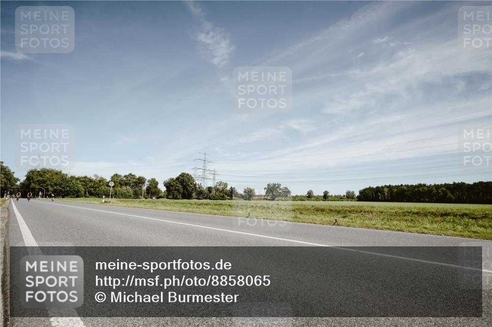 07.09.2025 - 19. Norderstedt Triathlon Michael Burmester http://msf.ph/oto/8858065 07.09.2025 12:29:34 Radfahren  meine-sportfotos.de