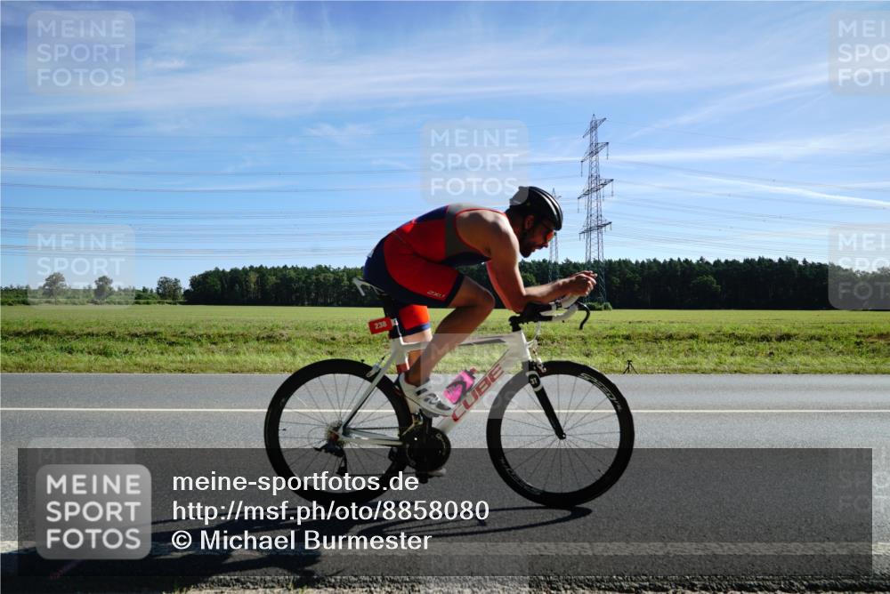 07.09.2025 - 19. Norderstedt Triathlon Michael Burmester http://msf.ph/oto/8858080 07.09.2025 11:27:00 Radfahren 200, 238 meine-sportfotos.de