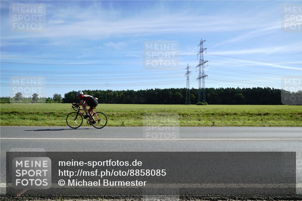 07.09.2025 - 19. Norderstedt Triathlon Michael Burmester http://msf.ph/oto/8858085 07.09.2025 11:27:03 Radfahren 238, 1160, 1253 meine-sportfotos.de