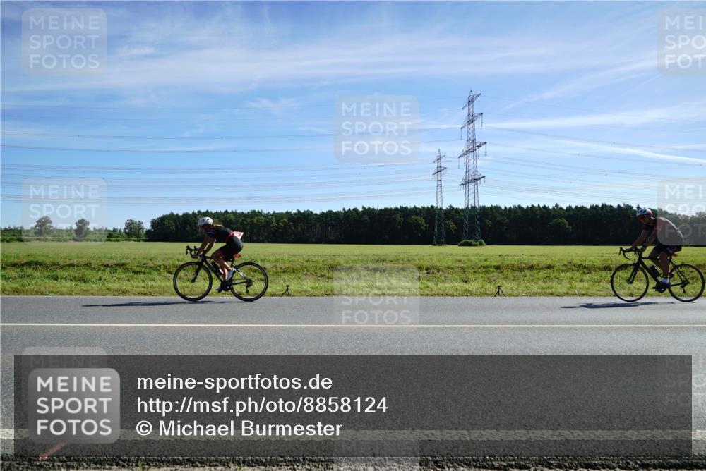 07.09.2025 - 19. Norderstedt Triathlon Michael Burmester http://msf.ph/oto/8858124 07.09.2025 11:27:13 Radfahren 796 meine-sportfotos.de