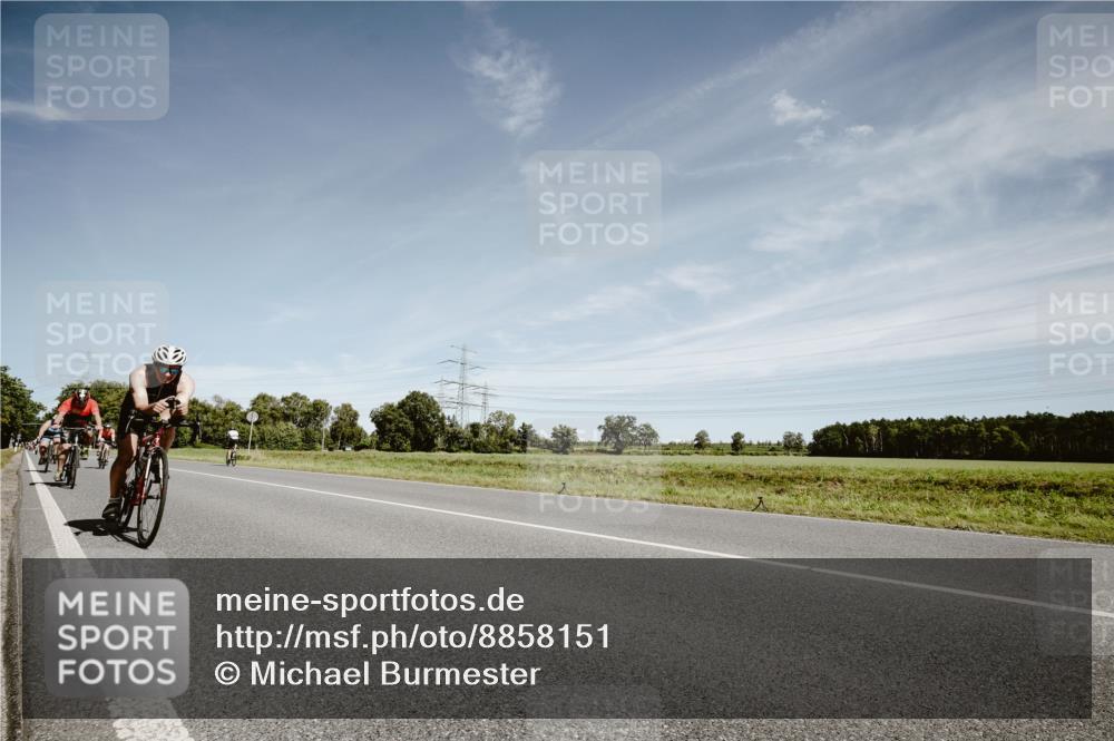 07.09.2025 - 19. Norderstedt Triathlon Michael Burmester http://msf.ph/oto/8858151 07.09.2025 12:30:21 Radfahren 293, 742, 1242, 1307, 1337, 1391 meine-sportfotos.de