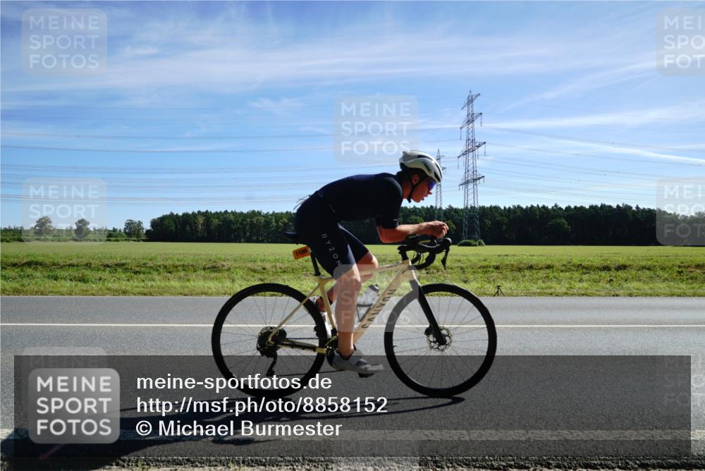 07.09.2025 - 19. Norderstedt Triathlon Michael Burmester http://msf.ph/oto/8858152 07.09.2025 11:27:19 Radfahren 760, 796, 1176, 1198 meine-sportfotos.de