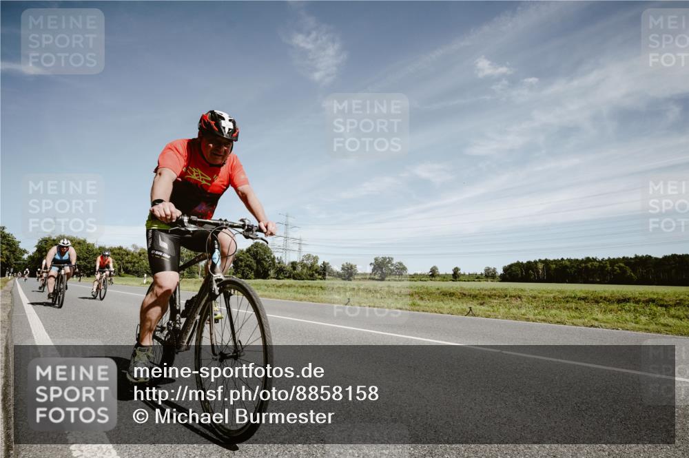 07.09.2025 - 19. Norderstedt Triathlon Michael Burmester http://msf.ph/oto/8858158 07.09.2025 12:30:22 Radfahren 293, 742, 1242, 1307, 1337, 1391 meine-sportfotos.de