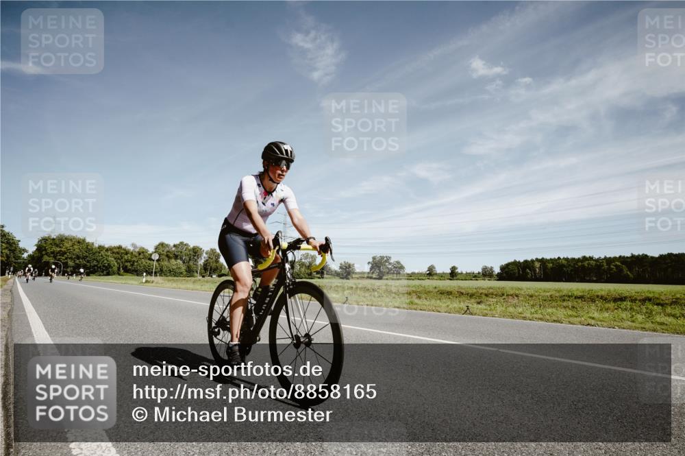 07.09.2025 - 19. Norderstedt Triathlon Michael Burmester http://msf.ph/oto/8858165 07.09.2025 12:30:24 Radfahren 293, 742, 1307, 1337, 1391 meine-sportfotos.de