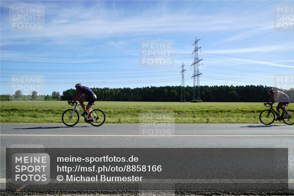 07.09.2025 - 19. Norderstedt Triathlon Michael Burmester http://msf.ph/oto/8858166 07.09.2025 11:27:26 Radfahren 300, 1313 meine-sportfotos.de