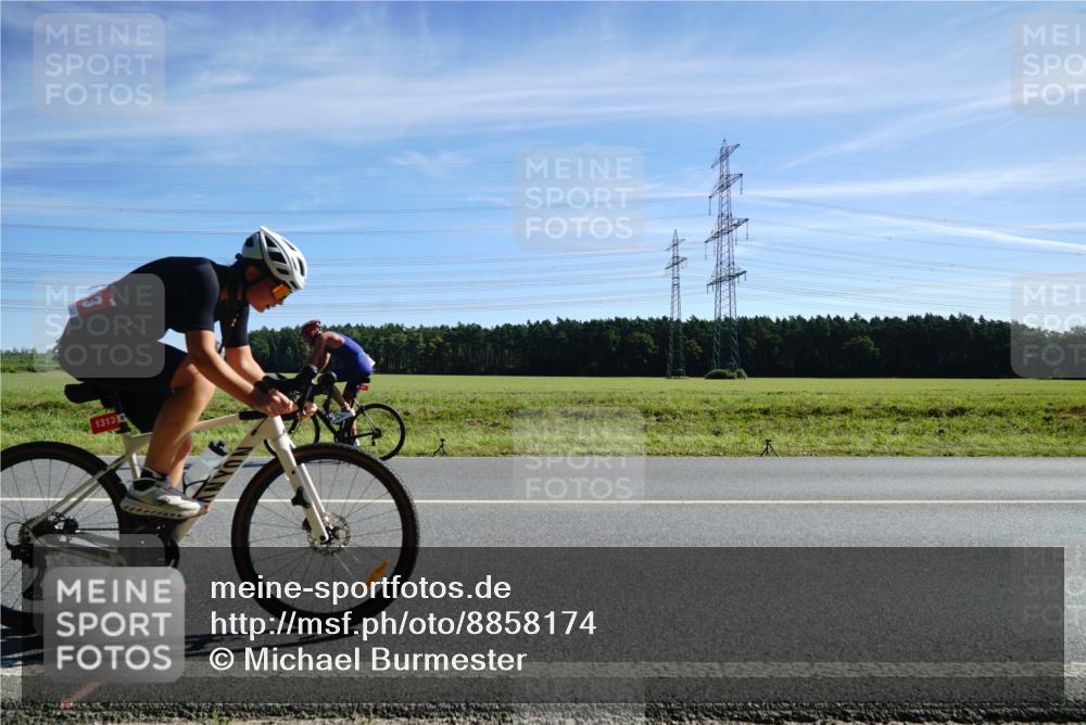 07.09.2025 - 19. Norderstedt Triathlon Michael Burmester http://msf.ph/oto/8858174 07.09.2025 11:27:27 Radfahren 300, 1313 meine-sportfotos.de