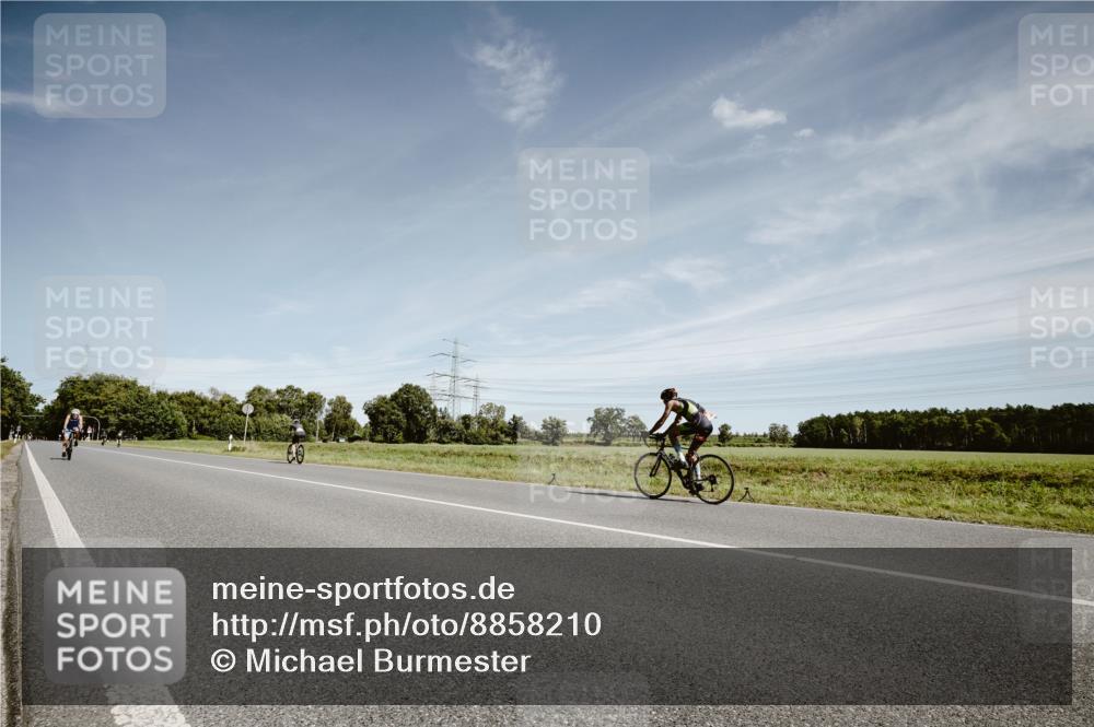 07.09.2025 - 19. Norderstedt Triathlon Michael Burmester http://msf.ph/oto/8858210 07.09.2025 12:30:41 Radfahren 248, 1221, 1248 meine-sportfotos.de
