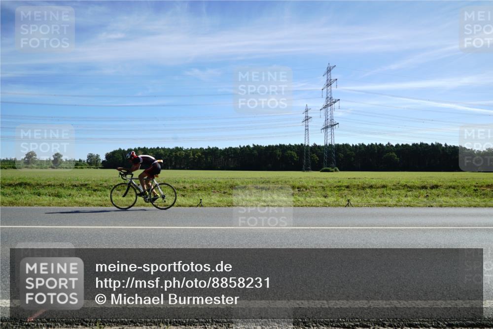 07.09.2025 - 19. Norderstedt Triathlon Michael Burmester http://msf.ph/oto/8858231 07.09.2025 11:27:54 Radfahren 1301 meine-sportfotos.de