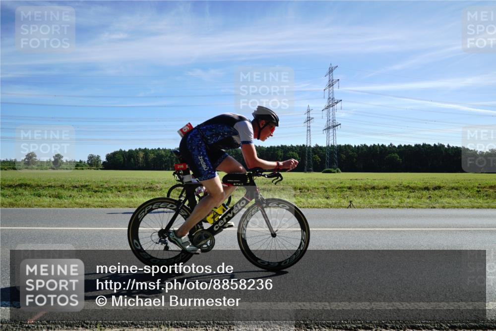 07.09.2025 - 19. Norderstedt Triathlon Michael Burmester http://msf.ph/oto/8858236 07.09.2025 11:27:59 Radfahren 296, 1279 meine-sportfotos.de