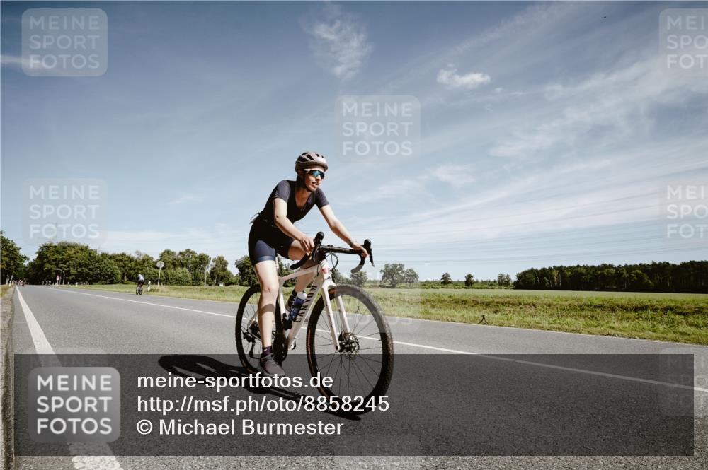 07.09.2025 - 19. Norderstedt Triathlon Michael Burmester http://msf.ph/oto/8858245 07.09.2025 12:30:58 Radfahren 721 meine-sportfotos.de
