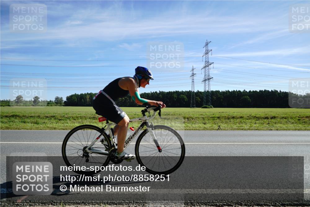 07.09.2025 - 19. Norderstedt Triathlon Michael Burmester http://msf.ph/oto/8858251 07.09.2025 11:28:08 Radfahren 204, 1218 meine-sportfotos.de