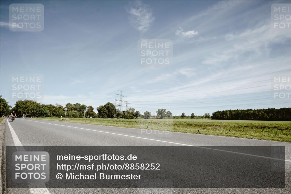 07.09.2025 - 19. Norderstedt Triathlon Michael Burmester http://msf.ph/oto/8858252 07.09.2025 12:31:07 Radfahren 183 meine-sportfotos.de