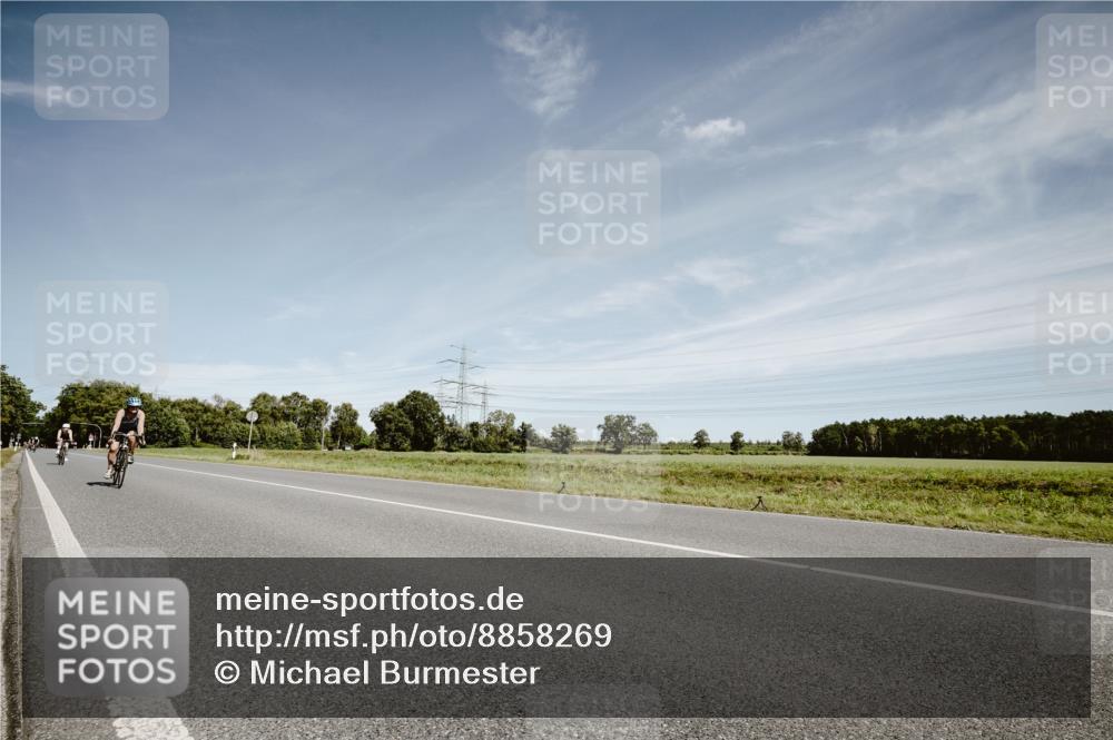 07.09.2025 - 19. Norderstedt Triathlon Michael Burmester http://msf.ph/oto/8858269 07.09.2025 12:31:13 Radfahren 183, 305, 1369, 1374 meine-sportfotos.de