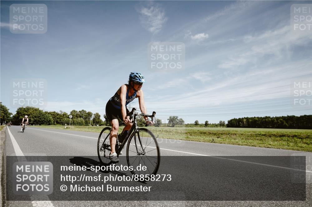07.09.2025 - 19. Norderstedt Triathlon Michael Burmester http://msf.ph/oto/8858273 07.09.2025 12:31:15 Radfahren 175, 1369, 1374 meine-sportfotos.de