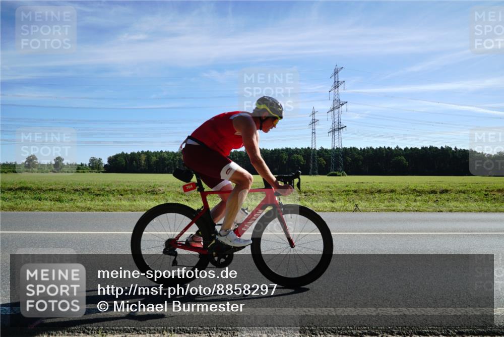 07.09.2025 - 19. Norderstedt Triathlon Michael Burmester http://msf.ph/oto/8858297 07.09.2025 11:28:41 Radfahren 704 meine-sportfotos.de