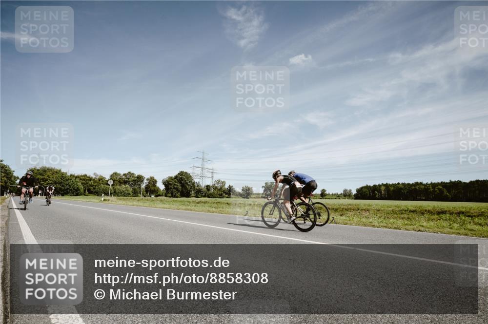 07.09.2025 - 19. Norderstedt Triathlon Michael Burmester http://msf.ph/oto/8858308 07.09.2025 12:31:33 Radfahren 713, 788, 1255 meine-sportfotos.de
