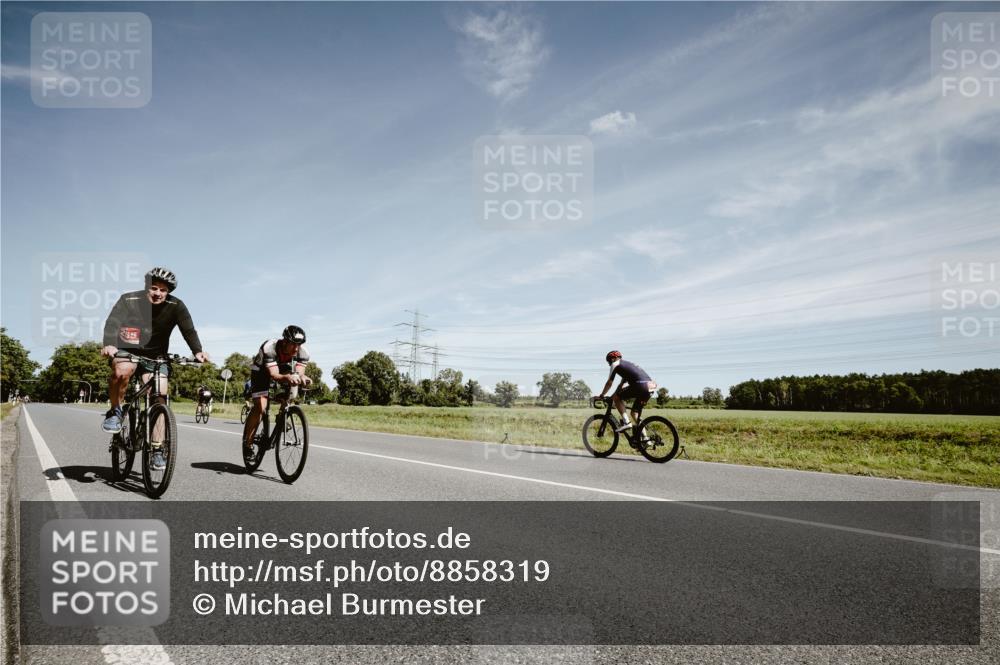 07.09.2025 - 19. Norderstedt Triathlon Michael Burmester http://msf.ph/oto/8858319 07.09.2025 12:31:35 Radfahren 713, 1255 meine-sportfotos.de