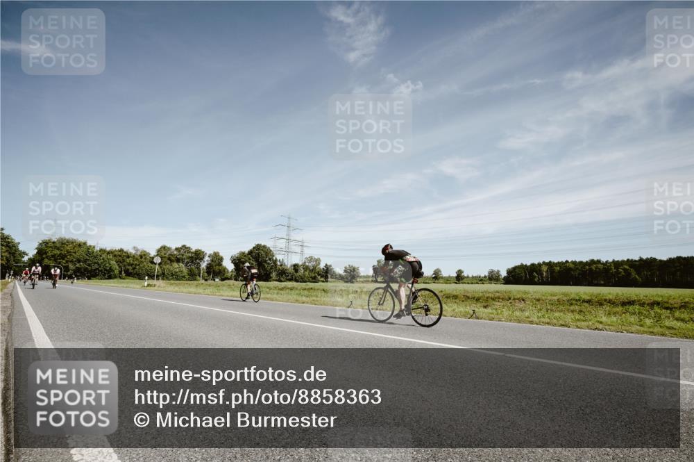07.09.2025 - 19. Norderstedt Triathlon Michael Burmester http://msf.ph/oto/8858363 07.09.2025 12:31:52 Radfahren 738, 1322 meine-sportfotos.de