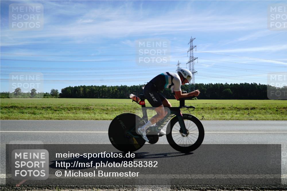 07.09.2025 - 19. Norderstedt Triathlon Michael Burmester http://msf.ph/oto/8858382 07.09.2025 11:29:21 Radfahren 819, 1173, 1228 meine-sportfotos.de