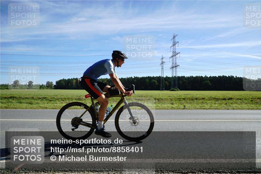 07.09.2025 - 19. Norderstedt Triathlon Michael Burmester http://msf.ph/oto/8858401 07.09.2025 11:29:29 Radfahren 185, 1227 meine-sportfotos.de
