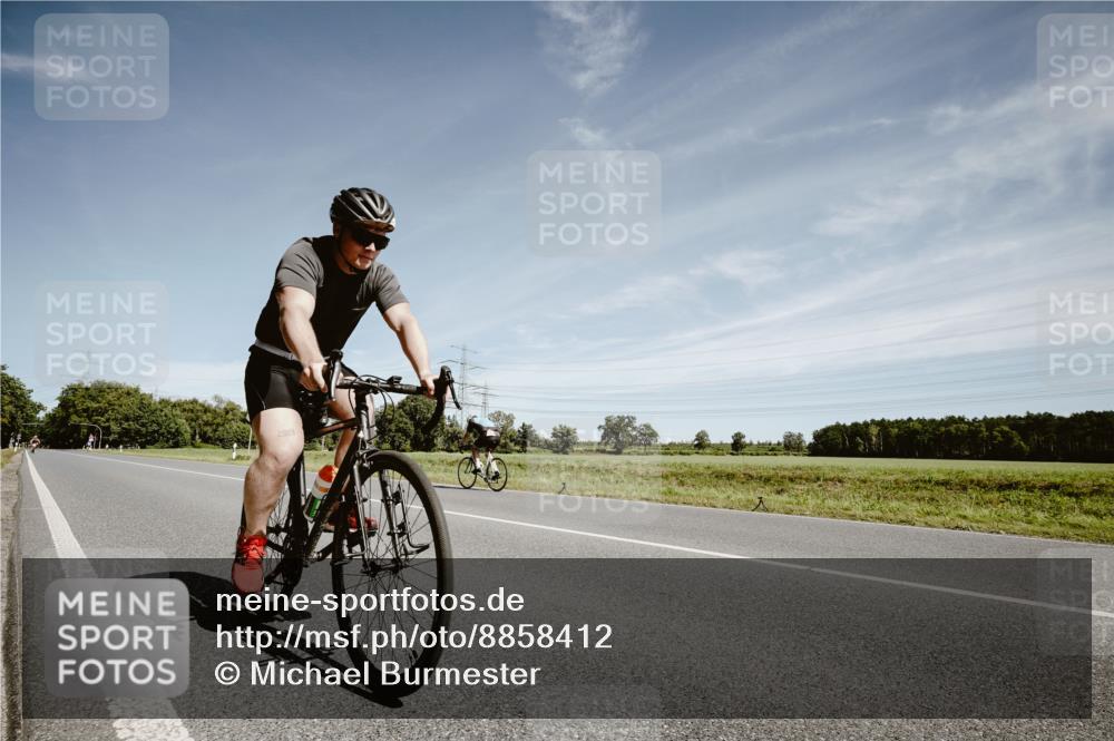 07.09.2025 - 19. Norderstedt Triathlon Michael Burmester http://msf.ph/oto/8858412 07.09.2025 12:32:18 Radfahren 277 meine-sportfotos.de