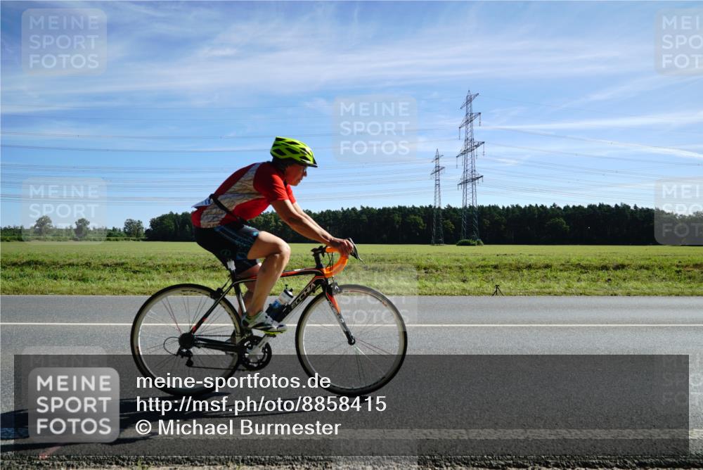 07.09.2025 - 19. Norderstedt Triathlon Michael Burmester http://msf.ph/oto/8858415 07.09.2025 11:29:37 Radfahren 1229 meine-sportfotos.de