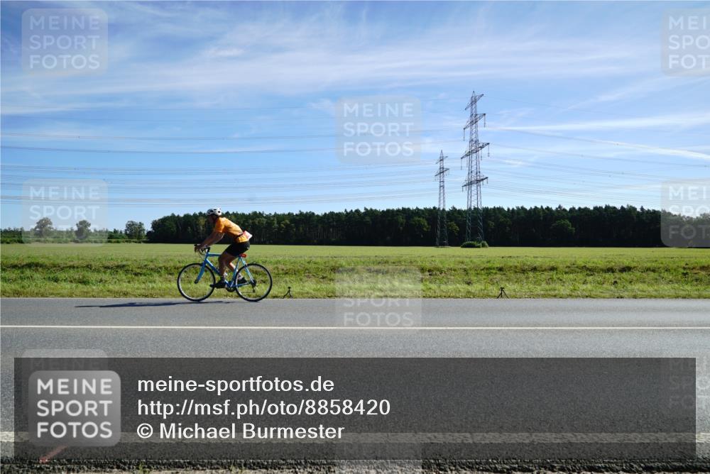 07.09.2025 - 19. Norderstedt Triathlon Michael Burmester http://msf.ph/oto/8858420 07.09.2025 11:29:44 Radfahren 1278 meine-sportfotos.de
