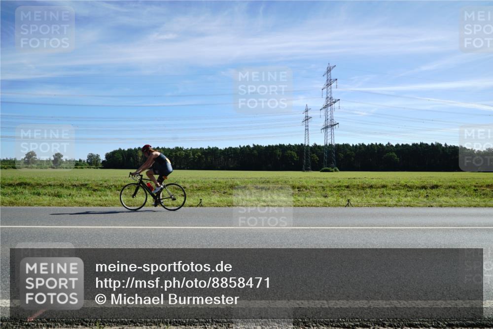 07.09.2025 - 19. Norderstedt Triathlon Michael Burmester http://msf.ph/oto/8858471 07.09.2025 11:30:03 Radfahren 276, 1174, 1341 meine-sportfotos.de