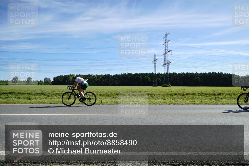 07.09.2025 - 19. Norderstedt Triathlon Michael Burmester http://msf.ph/oto/8858490 07.09.2025 11:30:14 Radfahren  meine-sportfotos.de