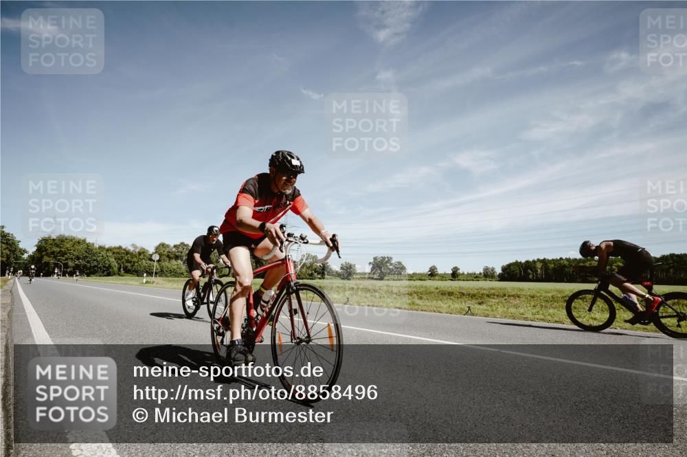 07.09.2025 - 19. Norderstedt Triathlon Michael Burmester http://msf.ph/oto/8858496 07.09.2025 12:33:09 Radfahren 182, 718, 853, 1276, 1342 meine-sportfotos.de