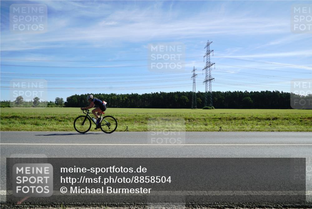 07.09.2025 - 19. Norderstedt Triathlon Michael Burmester http://msf.ph/oto/8858504 07.09.2025 11:30:24 Radfahren  meine-sportfotos.de