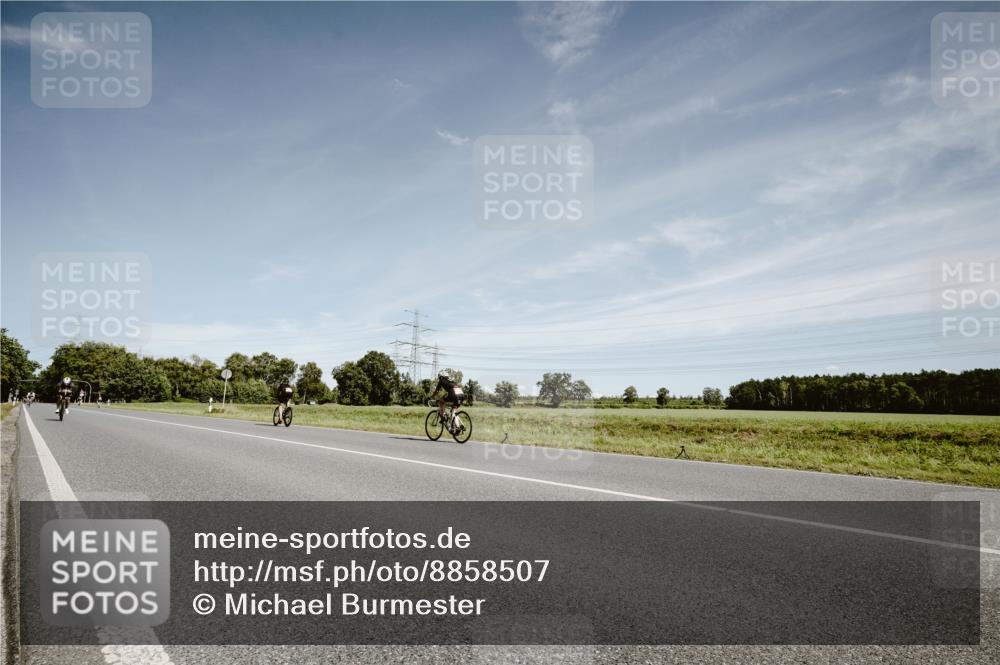07.09.2025 - 19. Norderstedt Triathlon Michael Burmester http://msf.ph/oto/8858507 07.09.2025 12:33:11 Radfahren 182, 250, 1342 meine-sportfotos.de