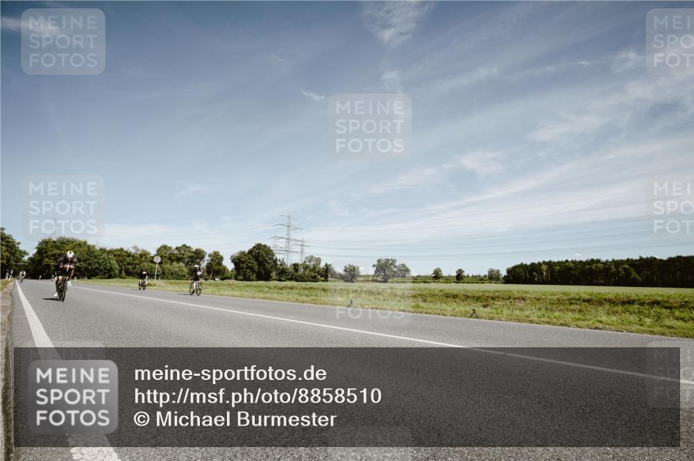 07.09.2025 - 19. Norderstedt Triathlon Michael Burmester http://msf.ph/oto/8858510 07.09.2025 12:33:12 Radfahren 182, 250, 1342 meine-sportfotos.de