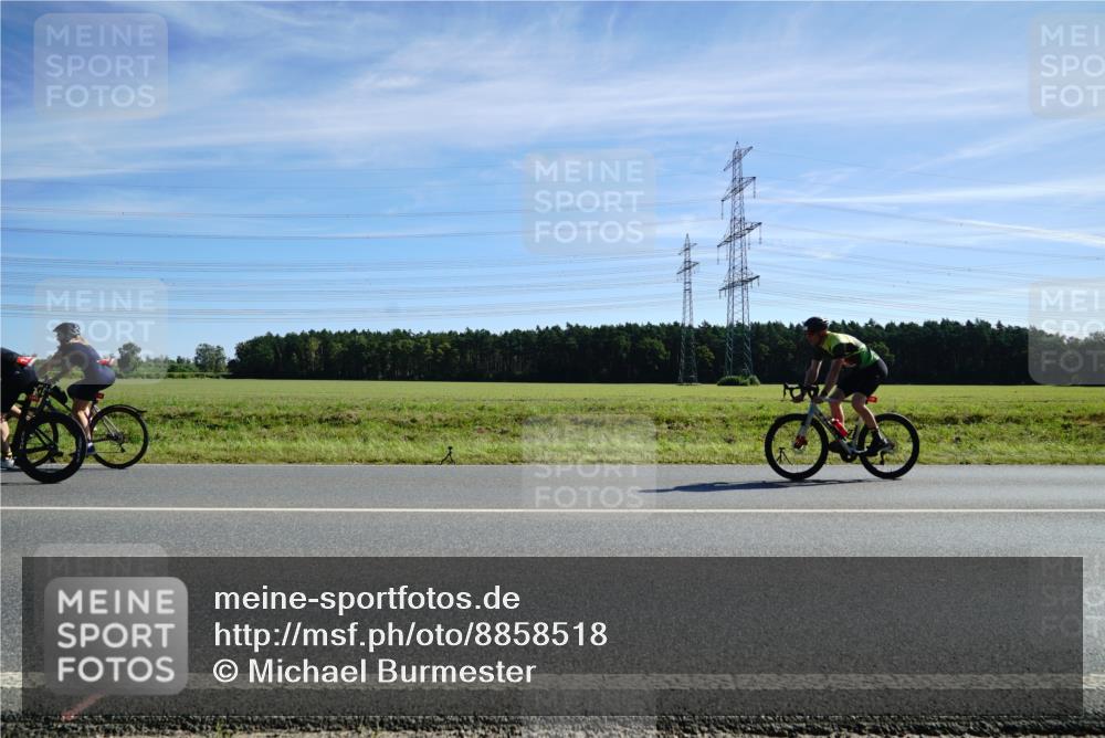 07.09.2025 - 19. Norderstedt Triathlon Michael Burmester http://msf.ph/oto/8858518 07.09.2025 11:30:29 Radfahren  meine-sportfotos.de
