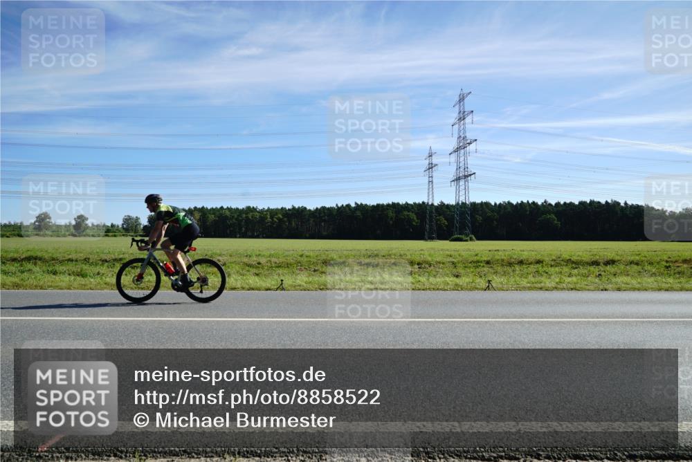 07.09.2025 - 19. Norderstedt Triathlon Michael Burmester http://msf.ph/oto/8858522 07.09.2025 11:30:29 Radfahren  meine-sportfotos.de