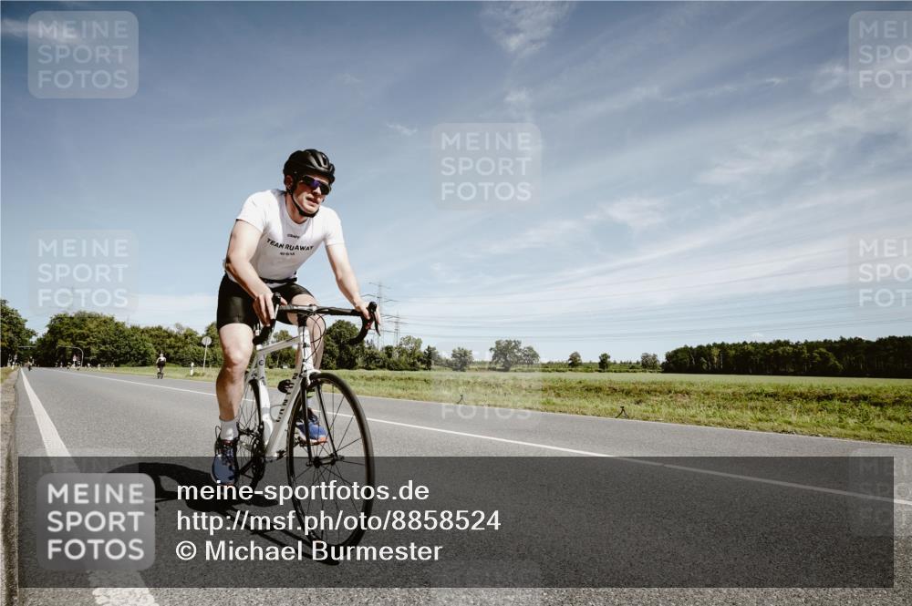 07.09.2025 - 19. Norderstedt Triathlon Michael Burmester http://msf.ph/oto/8858524 07.09.2025 12:33:20 Radfahren 139 meine-sportfotos.de
