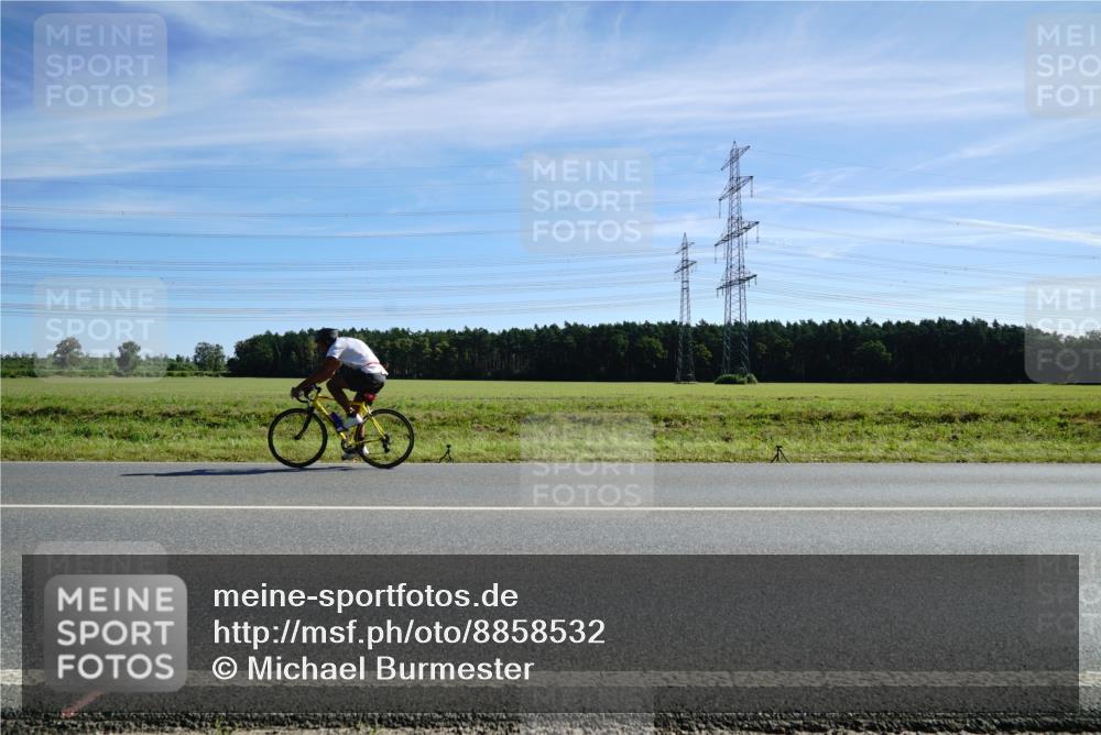 07.09.2025 - 19. Norderstedt Triathlon Michael Burmester http://msf.ph/oto/8858532 07.09.2025 11:30:38 Radfahren 837 meine-sportfotos.de