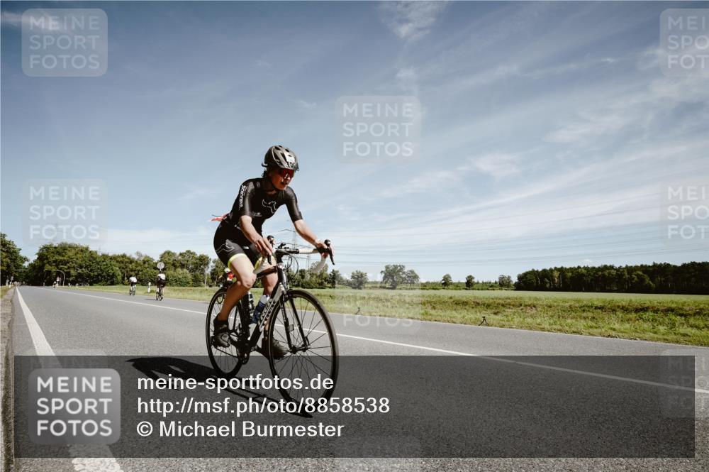 07.09.2025 - 19. Norderstedt Triathlon Michael Burmester http://msf.ph/oto/8858538 07.09.2025 12:33:30 Radfahren 1392 meine-sportfotos.de