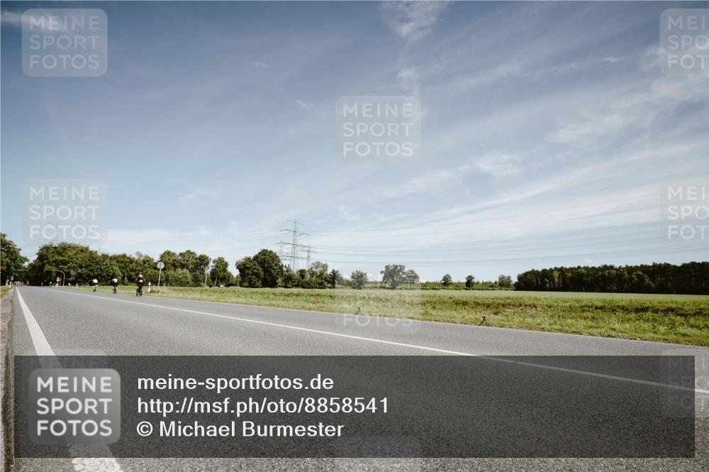 07.09.2025 - 19. Norderstedt Triathlon Michael Burmester http://msf.ph/oto/8858541 07.09.2025 12:33:32 Radfahren 1392 meine-sportfotos.de