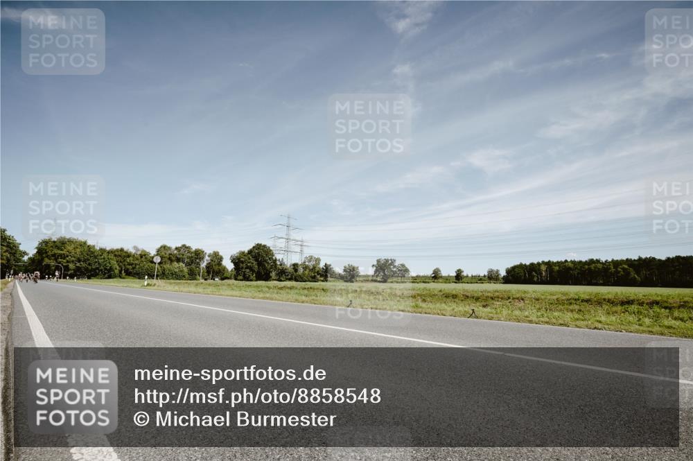 07.09.2025 - 19. Norderstedt Triathlon Michael Burmester http://msf.ph/oto/8858548 07.09.2025 12:33:42 Radfahren  meine-sportfotos.de