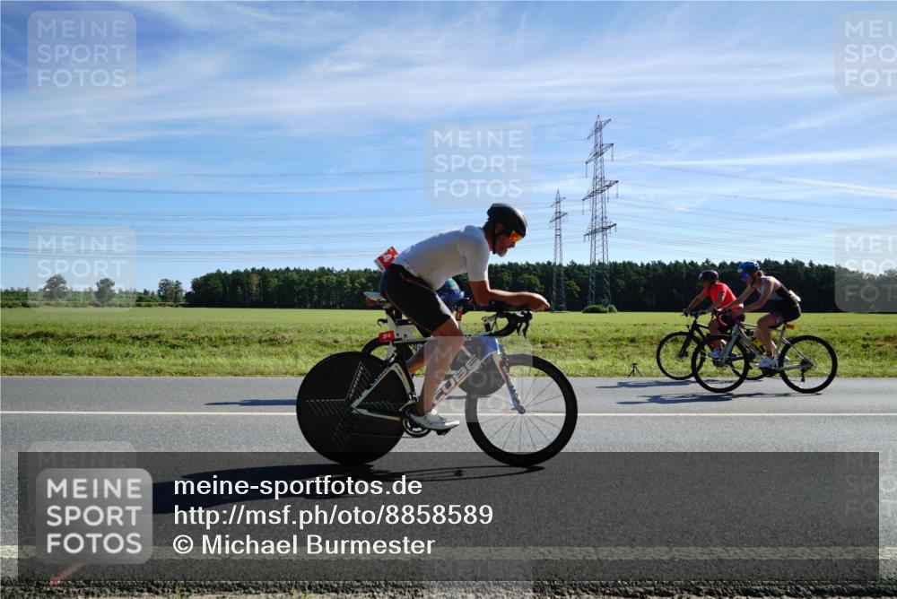 07.09.2025 - 19. Norderstedt Triathlon Michael Burmester http://msf.ph/oto/8858589 07.09.2025 11:31:04 Radfahren 284, 787, 862, 1190, 1208, 1363 meine-sportfotos.de