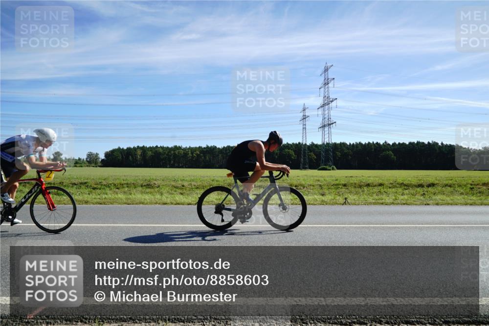 07.09.2025 - 19. Norderstedt Triathlon Michael Burmester http://msf.ph/oto/8858603 07.09.2025 11:31:06 Radfahren 284, 862, 1190, 1208, 1363 meine-sportfotos.de