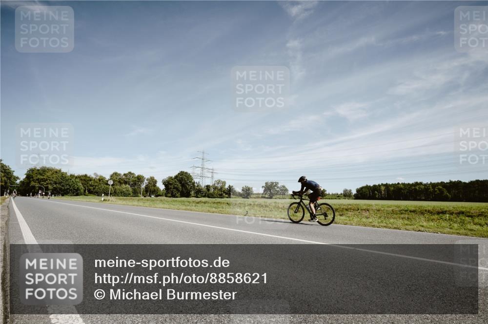 07.09.2025 - 19. Norderstedt Triathlon Michael Burmester http://msf.ph/oto/8858621 07.09.2025 12:34:14 Radfahren  meine-sportfotos.de