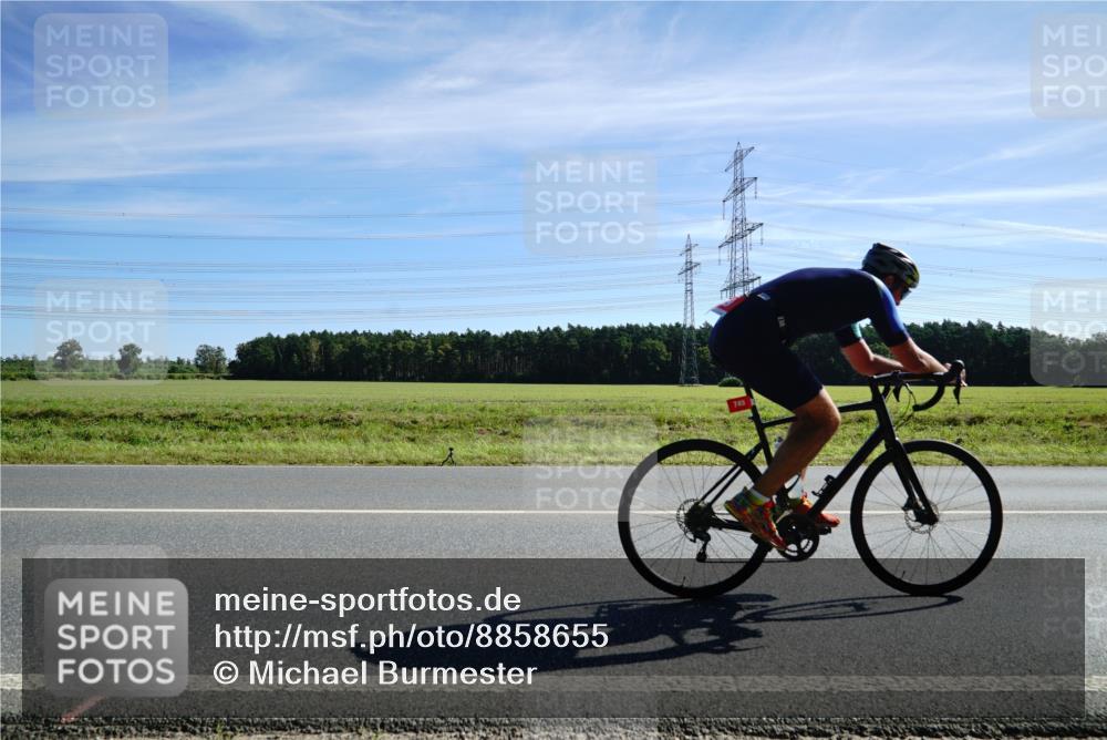 07.09.2025 - 19. Norderstedt Triathlon Michael Burmester http://msf.ph/oto/8858655 07.09.2025 11:31:31 Radfahren 749, 771 meine-sportfotos.de