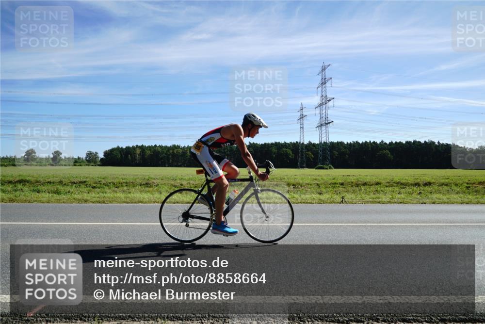07.09.2025 - 19. Norderstedt Triathlon Michael Burmester http://msf.ph/oto/8858664 07.09.2025 11:31:37 Radfahren 710, 1186 meine-sportfotos.de