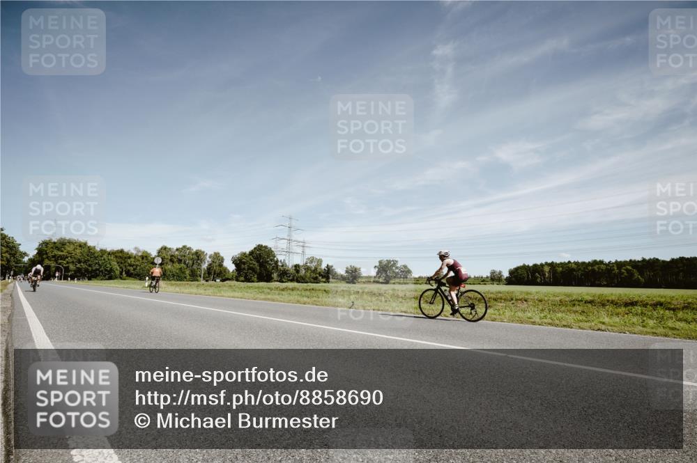 07.09.2025 - 19. Norderstedt Triathlon Michael Burmester http://msf.ph/oto/8858690 07.09.2025 12:35:03 Radfahren 176 meine-sportfotos.de