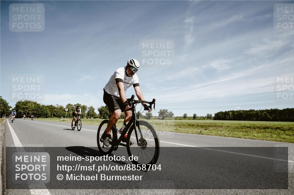 07.09.2025 - 19. Norderstedt Triathlon Michael Burmester http://msf.ph/oto/8858704 07.09.2025 12:35:11 Radfahren 827, 1396 meine-sportfotos.de
