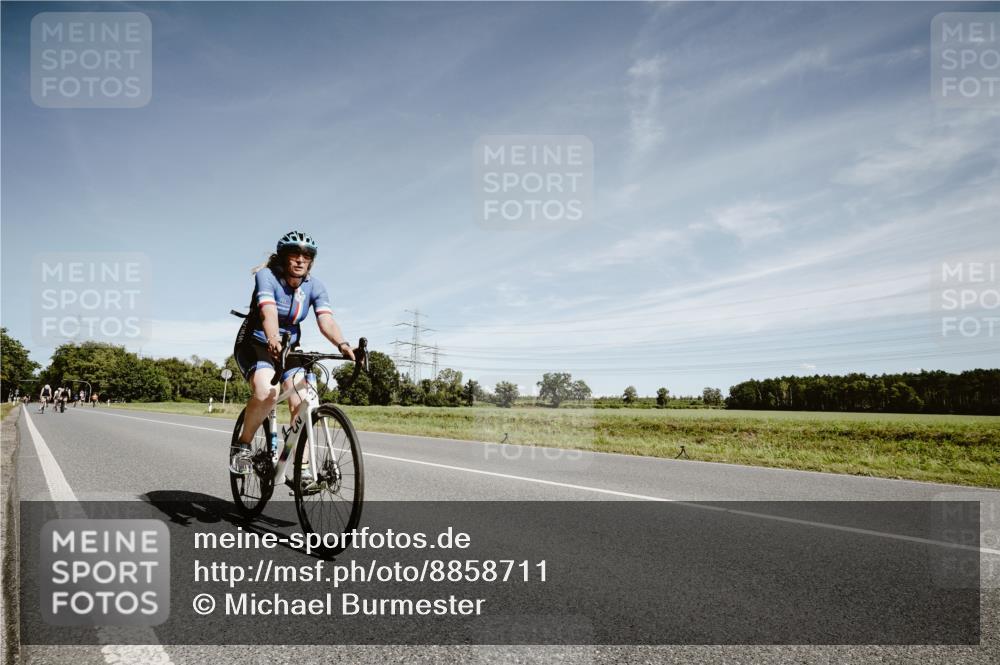 07.09.2025 - 19. Norderstedt Triathlon Michael Burmester http://msf.ph/oto/8858711 07.09.2025 12:35:15 Radfahren 213, 1396 meine-sportfotos.de