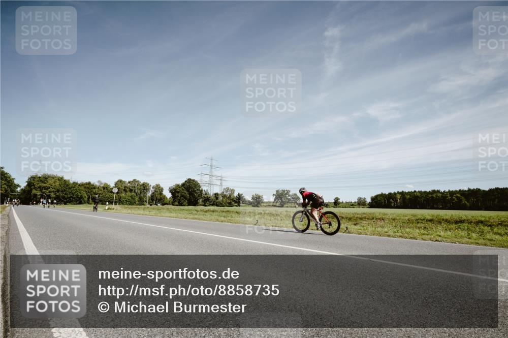 07.09.2025 - 19. Norderstedt Triathlon Michael Burmester http://msf.ph/oto/8858735 07.09.2025 12:35:27 Radfahren 717 meine-sportfotos.de