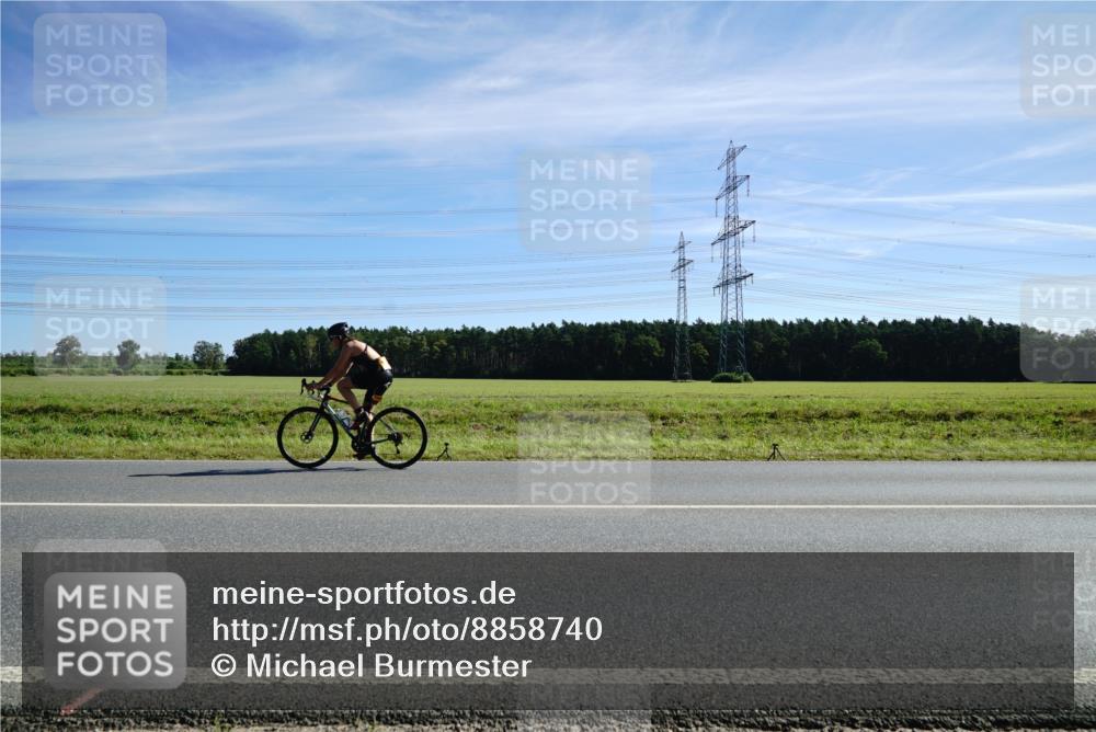 07.09.2025 - 19. Norderstedt Triathlon Michael Burmester http://msf.ph/oto/8858740 07.09.2025 11:32:27 Radfahren  meine-sportfotos.de